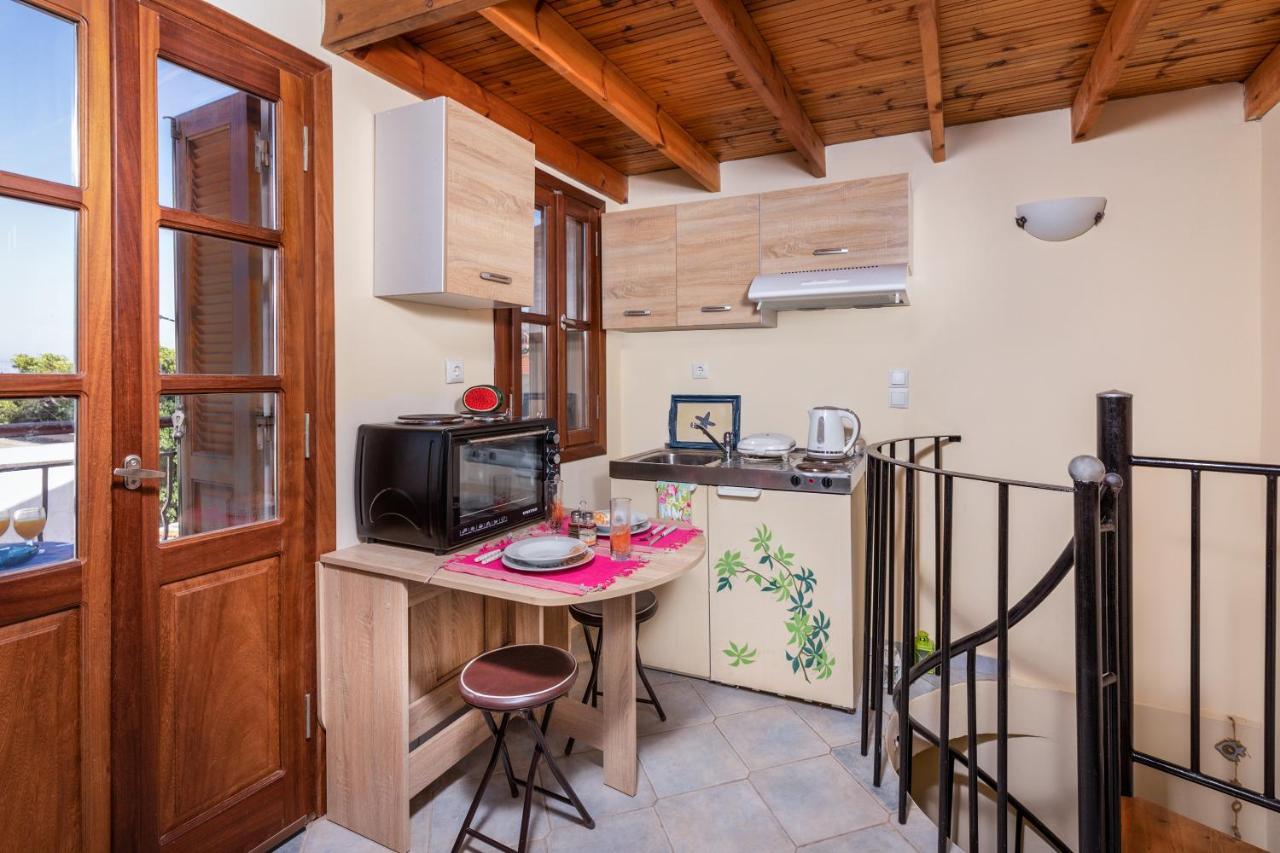 Coralli House Chalki Town ภายนอก รูปภาพ